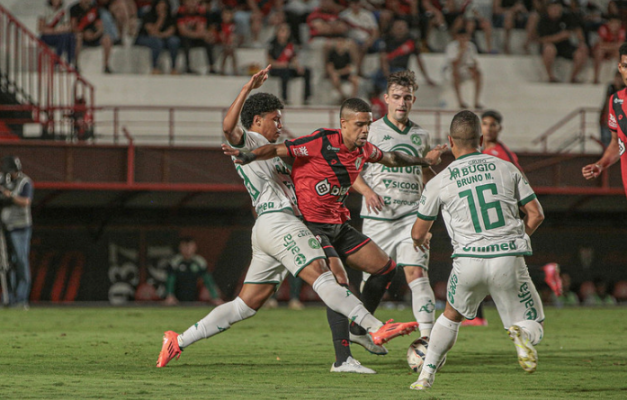 Atlético-GO e Chapecoense empatam sem gols pela Série B