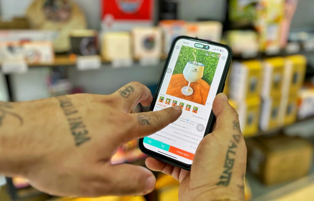 Redes sociais viram vitrines e varejo goiano prospera no e-commerce
