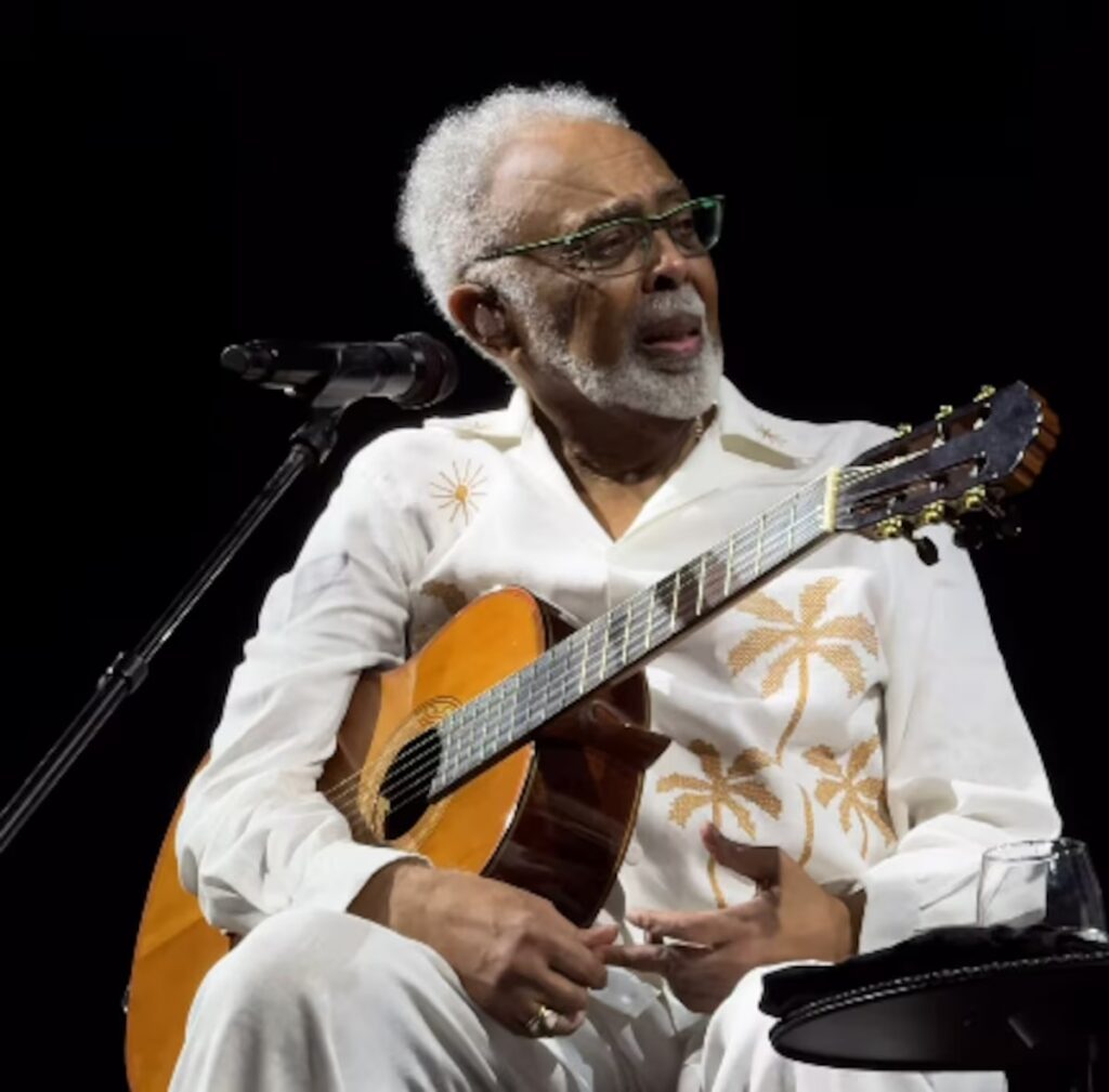 Gilberto Gil chora ao ouvir ‘Drão’ na voz de Geraldo Azevedo em seu show