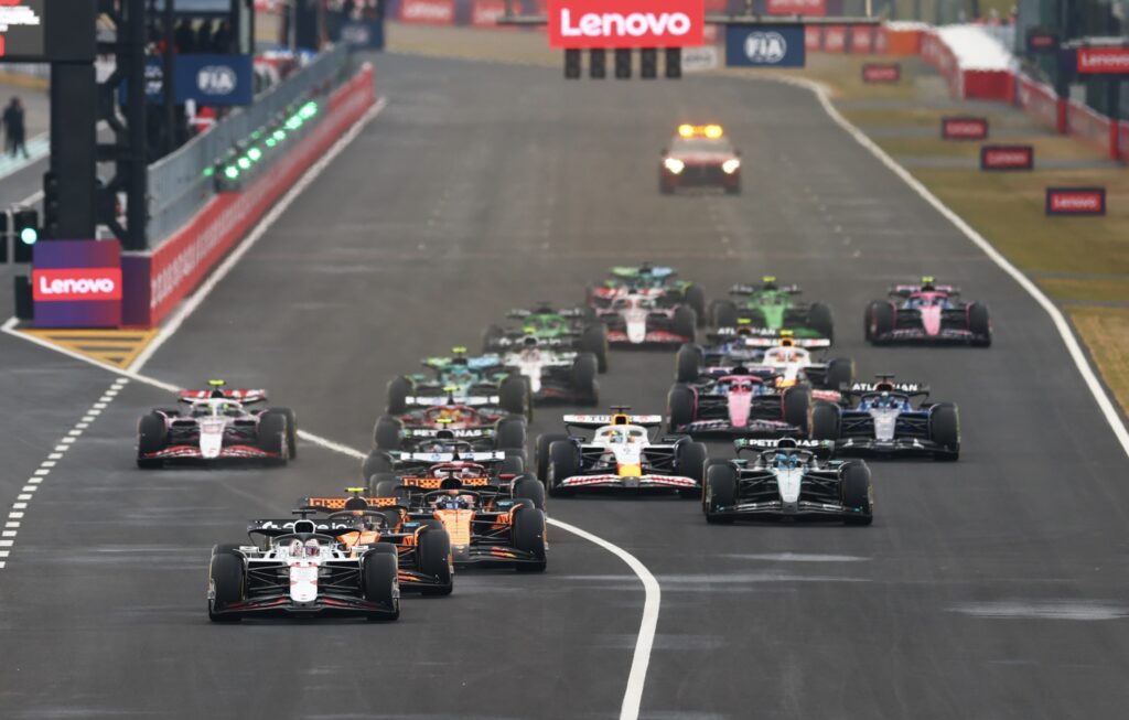 F-1 2026: Mercedes e Red Bull teriam encontrado brecha para tornar motor mais potente