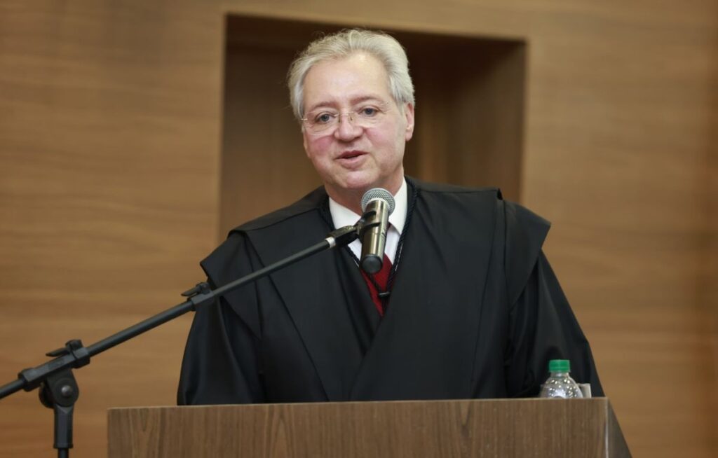 Presidente do Tribunal de Contas de Goiás é internado após acidente doméstico