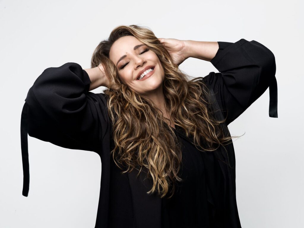 Ana Carolina desembarca em Goiânia com show que celebra 25 anos de carreira