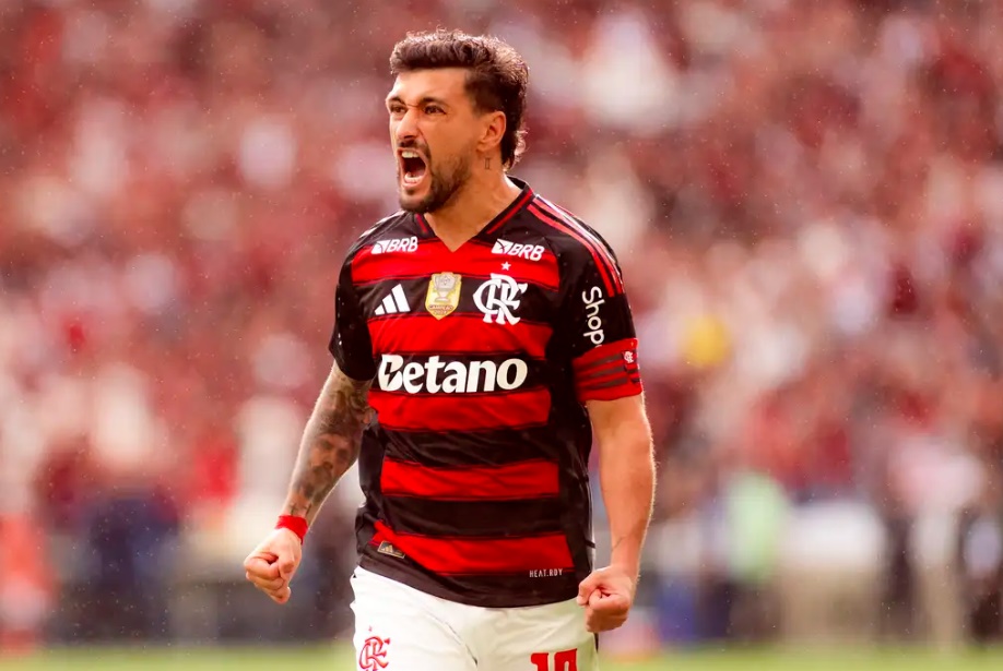 Arrascaeta é escolhido como craque do Prêmio Brasileirão 2025