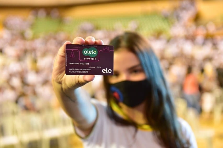 Caiado envia à Assembleia projeto que reajusta Bolsa Estudo para até R$ 150; veja vídeo