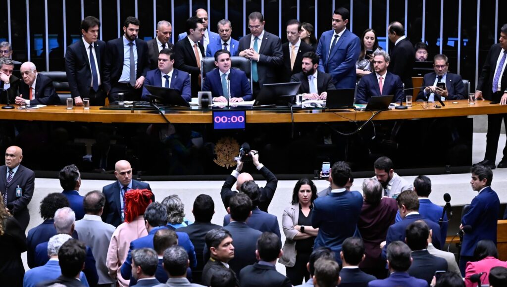 Veja como votaram os deputados goianos no PL da Dosimetria