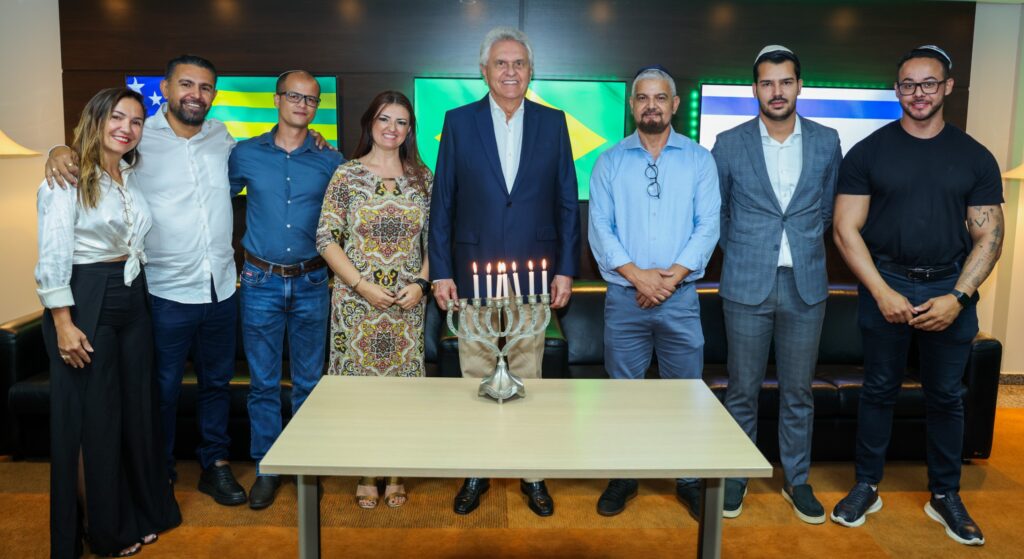Comunidade judaica goiana celebra Hanukkah com a presença de Ronaldo Caiado