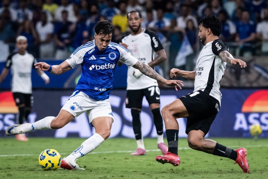 Hugo brilha mais que Cássio nos pênaltis e Corinthians bate Cruzeiro para ir à final