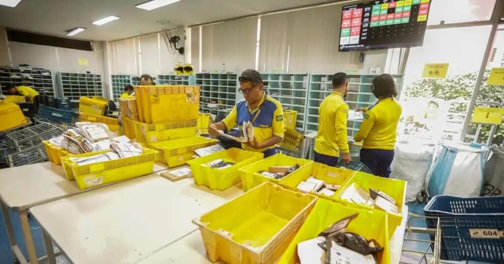 Bancos fecham proposta para emprestar R$ 12 bilhões aos Correios, que aguardam aval do Tesouro