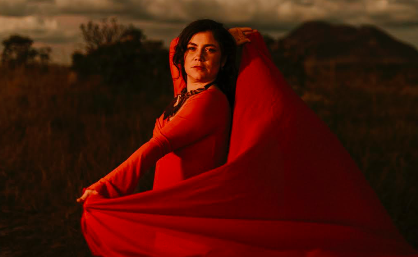 Lua Castanho lança single “Giram Sóis” em show gratuito na Chapada dos Veadeiros