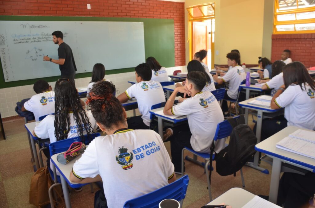 Projeto defende menos alunos por turma na rede de ensino em Goiás