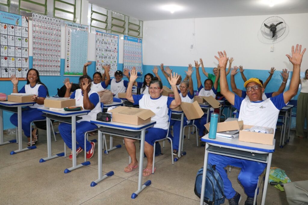 Goiânia realiza 1ª formatura da Educação de Jovens, Adultos e Idosos