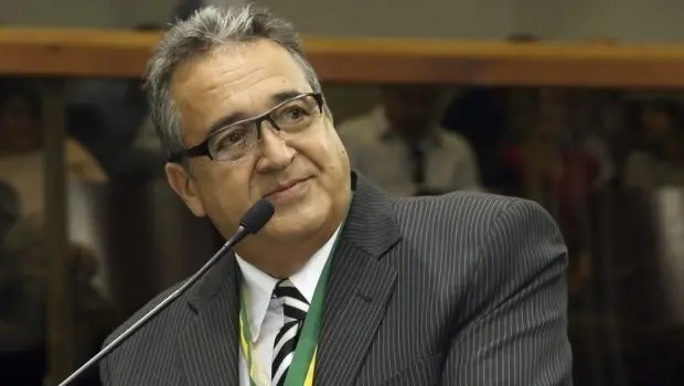 Ex-prefeito de Firminópolis é condenado por desvio de verba pública e usurpação de função