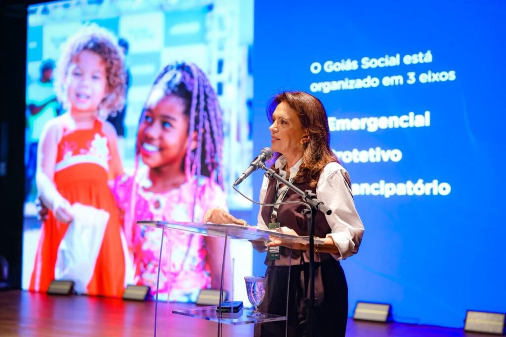 Gracinha Caiado inaugura projeto CineLeitura do Bem em Goiânia