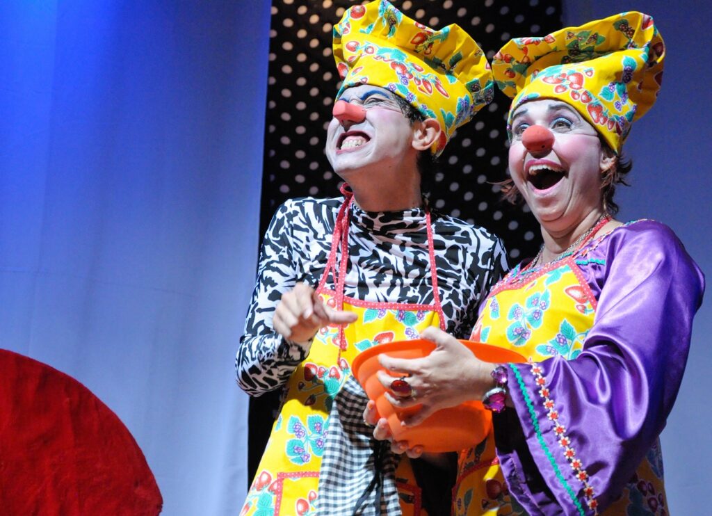 Grupo de teatro promove curso gratuito de iniciação à palhaçaria em Goiânia