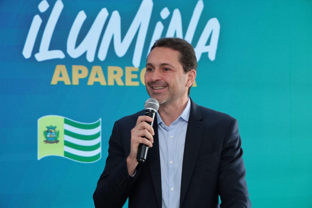 “Estamos entregando uma cidade mais segura”, diz Vilela sobre iluminação de LED em Aparecida de Goiânia