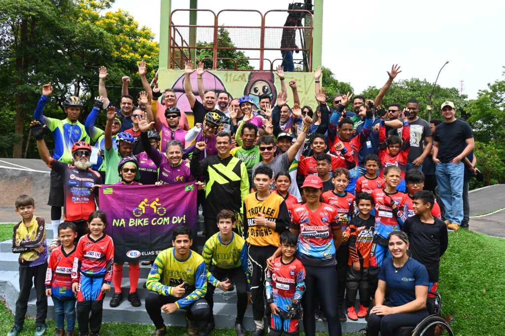 Mabel entrega revitalização da pista de bicicross do Parque Botafogo em Goiânia