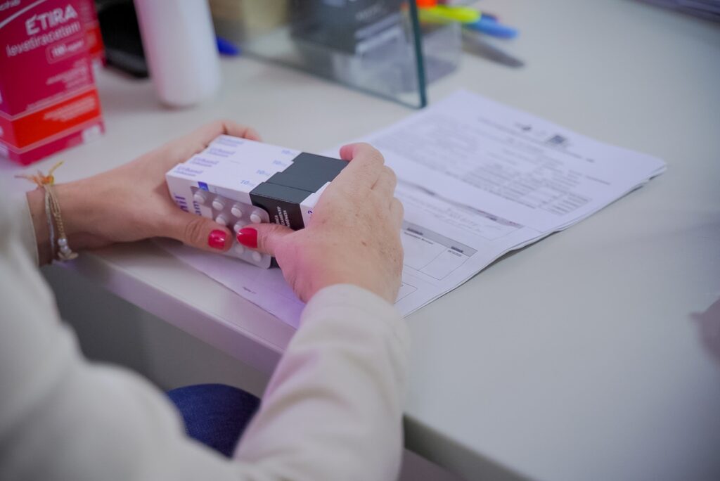 Retirada de medicamentos de alto custo no Centro Juarez Barbosa será com data marcada
