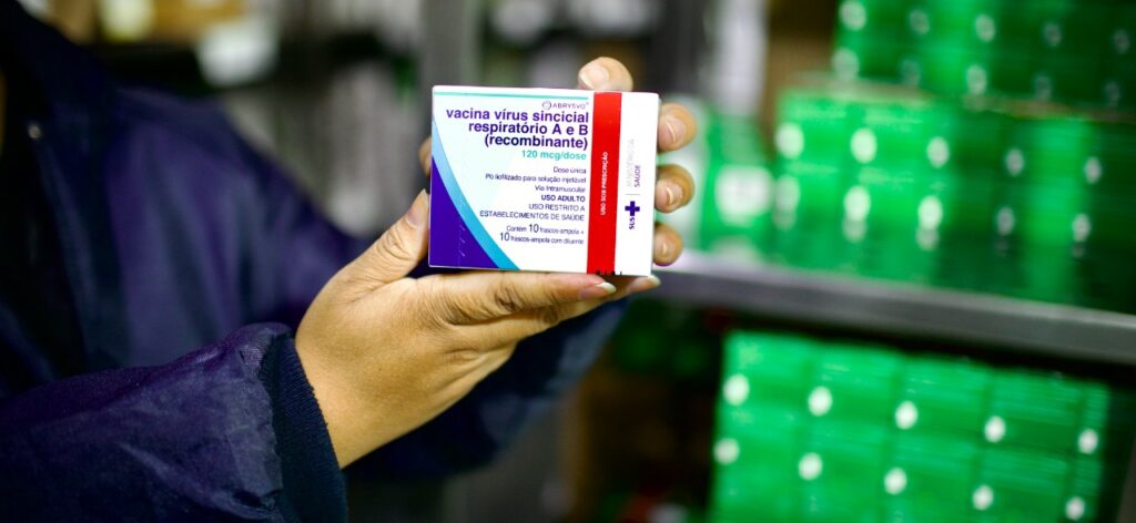 Goiás inicia vacinação contra Vírus Sincicial Respiratório (VSR) para gestantes