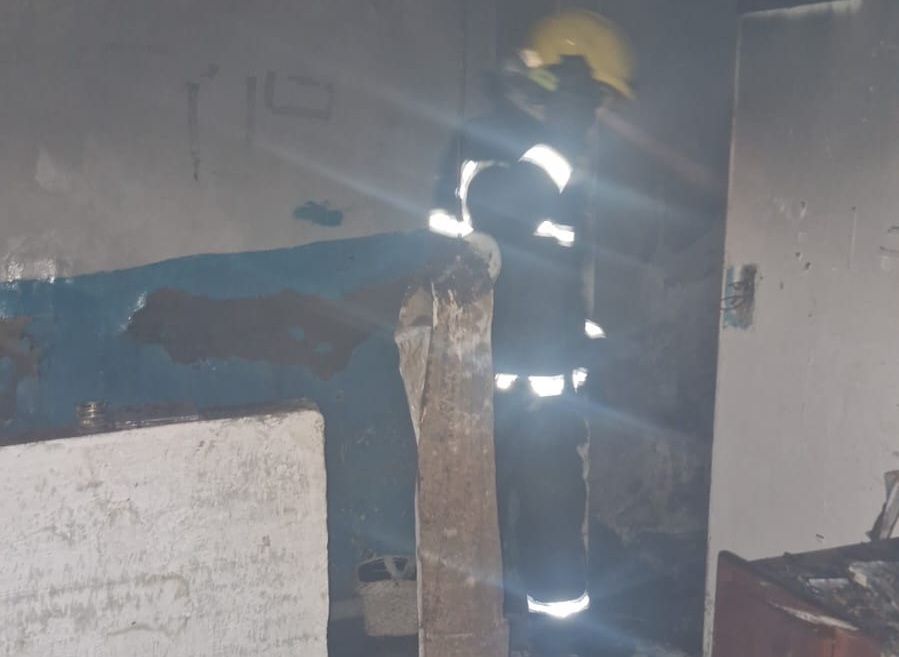 Incêndio destrói casa em Caldas Novas