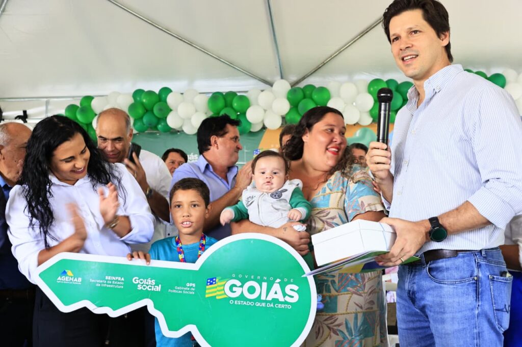 Daniel Vilela entrega 64 casas a custo zero em Cumari e Goiandira