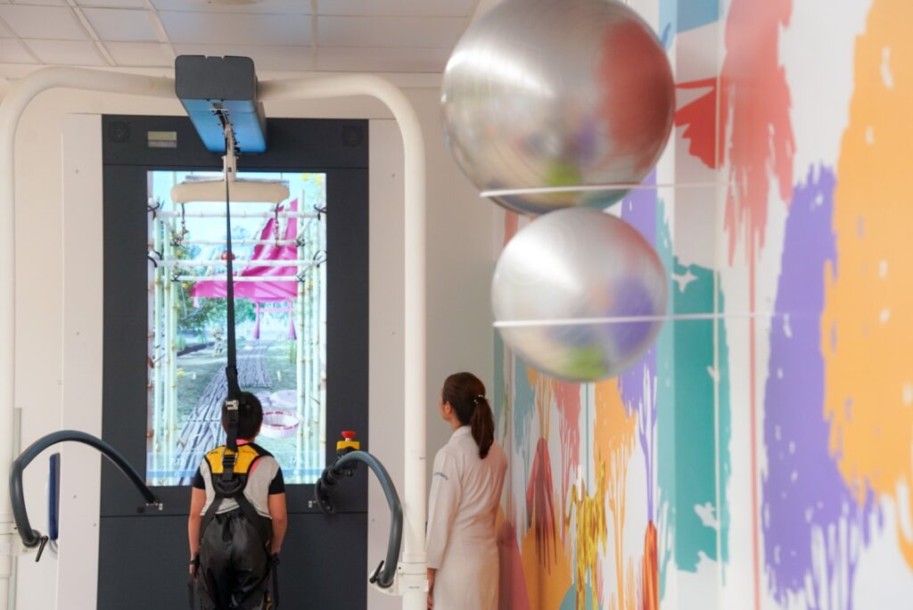 Robôs suíços ajudam crianças com câncer a recuperar movimentos no Cora