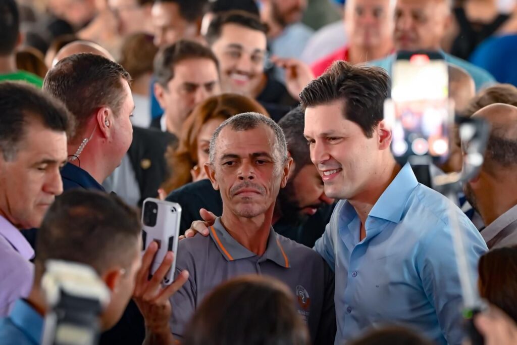 Daniel Vilela participa de entrega de veículos para todas as cidades goianas