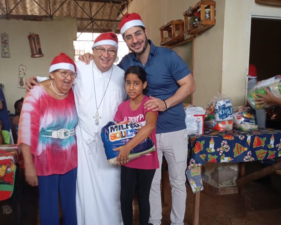 Padre Rafael Magul promove entrega de cestas básicas a 100 famílias durante ação do projeto ‘Fieg + Solidária’