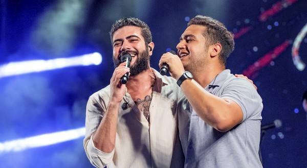 Empresa da dupla Henrique e Juliano é condenada a indenizar fã agredida durante show em Goiânia