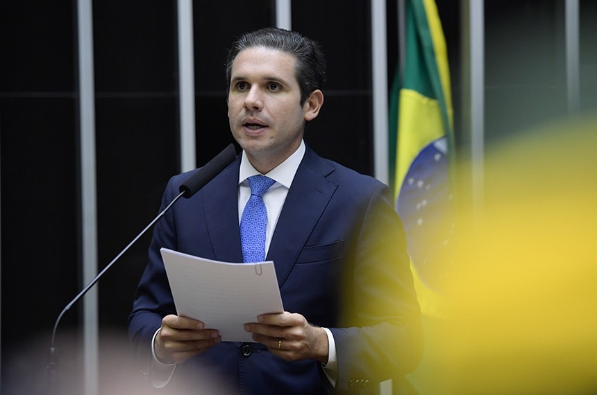 ‘Temos que proteger a democracia do grito’, diz Motta sobre deputado retirado à força da Câmara