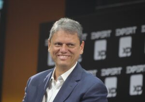 Moraes autoriza visita de Tarcísio a Bolsonaro, nesta quinta (22), em prisão de Brasília