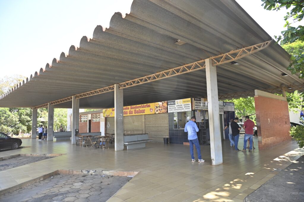 Estado reforma e moderniza Centro Recreativo e Terminal Rodoviário de Vianópolis