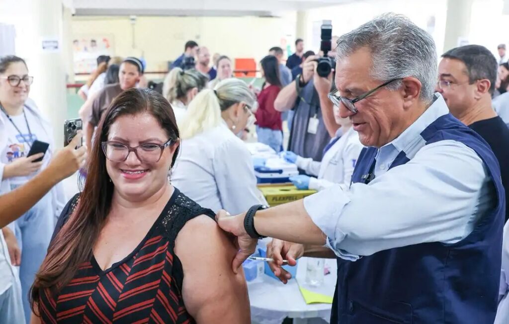 Botucatu inicia vacinação contra dengue com imunizante do Butantan