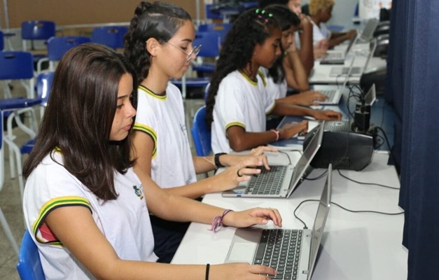 Governo de Goiás conecta 100% das escolas públicas estaduais