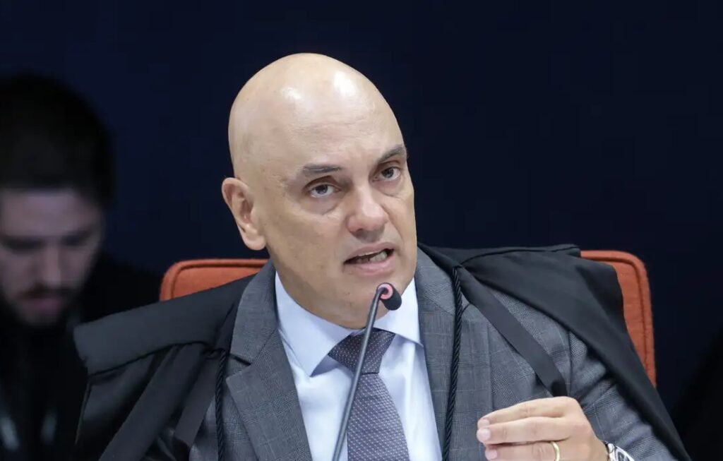 Moraes nega prisão domiciliar e mantém Bolsonaro preso na PF