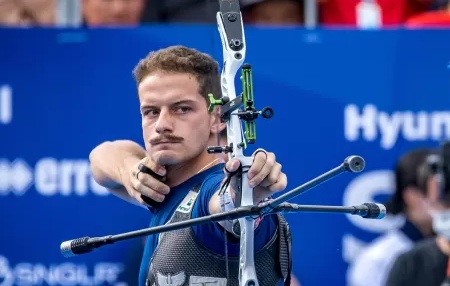 Marcus D’Almeida conquista o bronze na etapa de Nîmes da Copa do Mundo indoor de tiro com arco