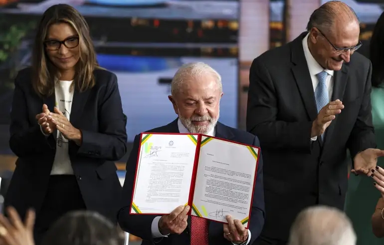 Lula veta integralmente PL da Dosimetria