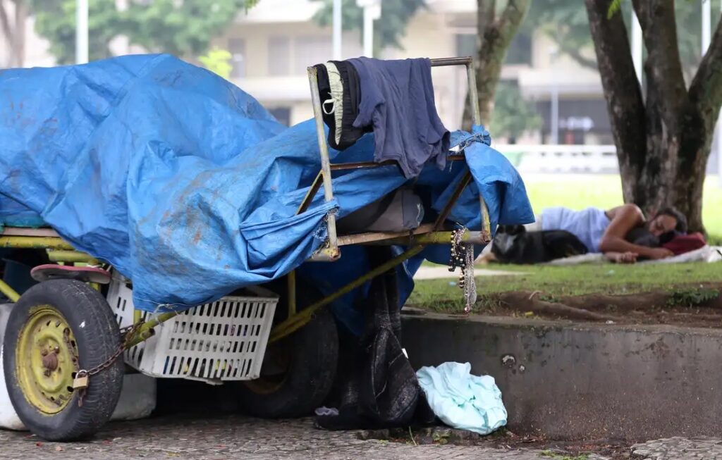 Estudo aponta mais 365 mil pessoas em situação de rua no Brasil