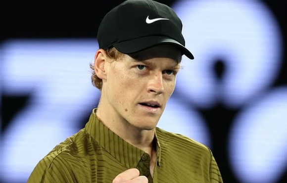 Sinner derruba algoz de João Fonseca; Djokovic alcança 400ª vitória em Grand Slams