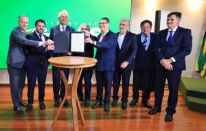 Caiado lança programas para destravar investimentos nos distritos industriais goianos