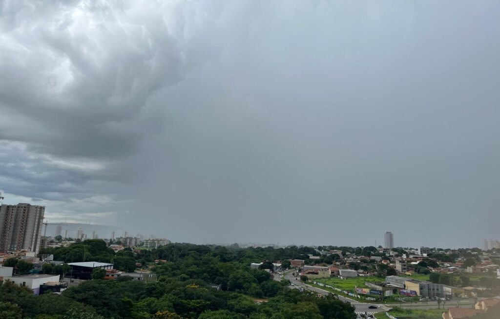 Defesa Civil de Goiânia emite alerta de emergência por risco de enxurrada e alagamento