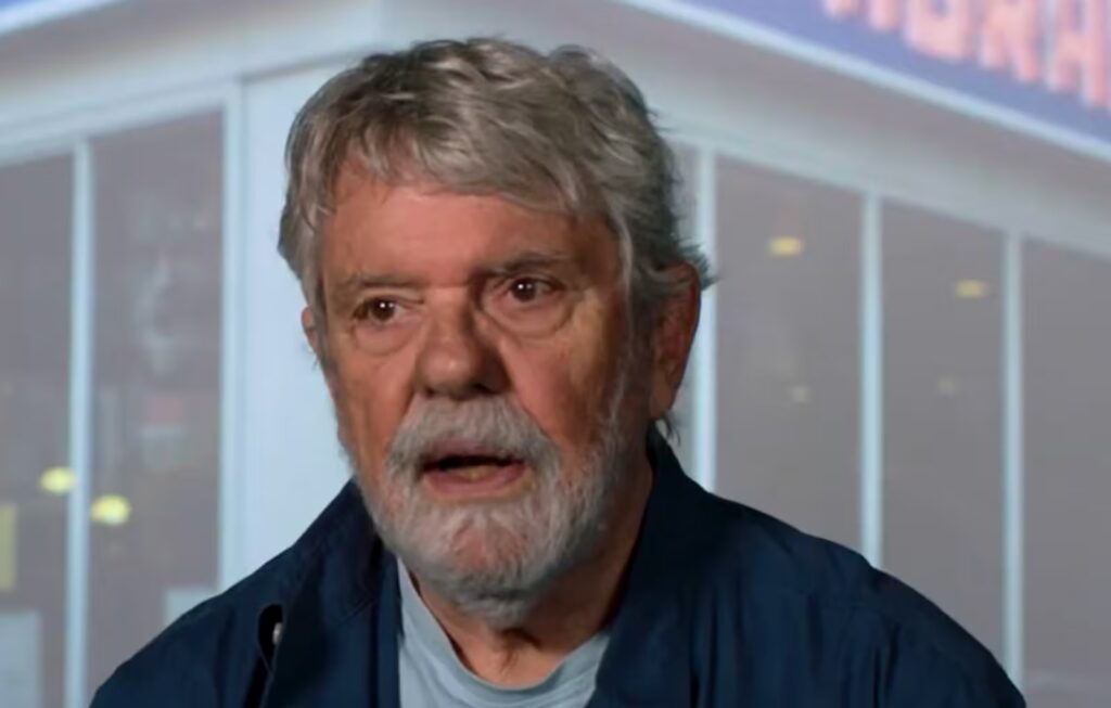 Tom Cherones, premiado produtor e diretor de ‘Seinfeld’, morre aos 86 anos