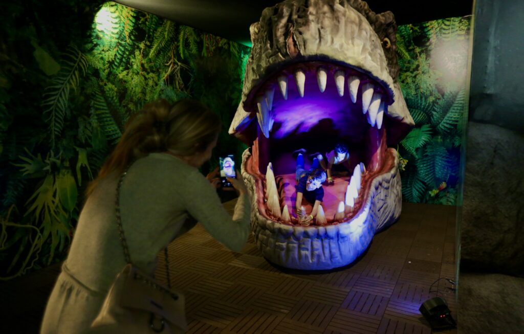 Goiânia recebe experiência imersiva ”Dino Universe” durante as férias escolares