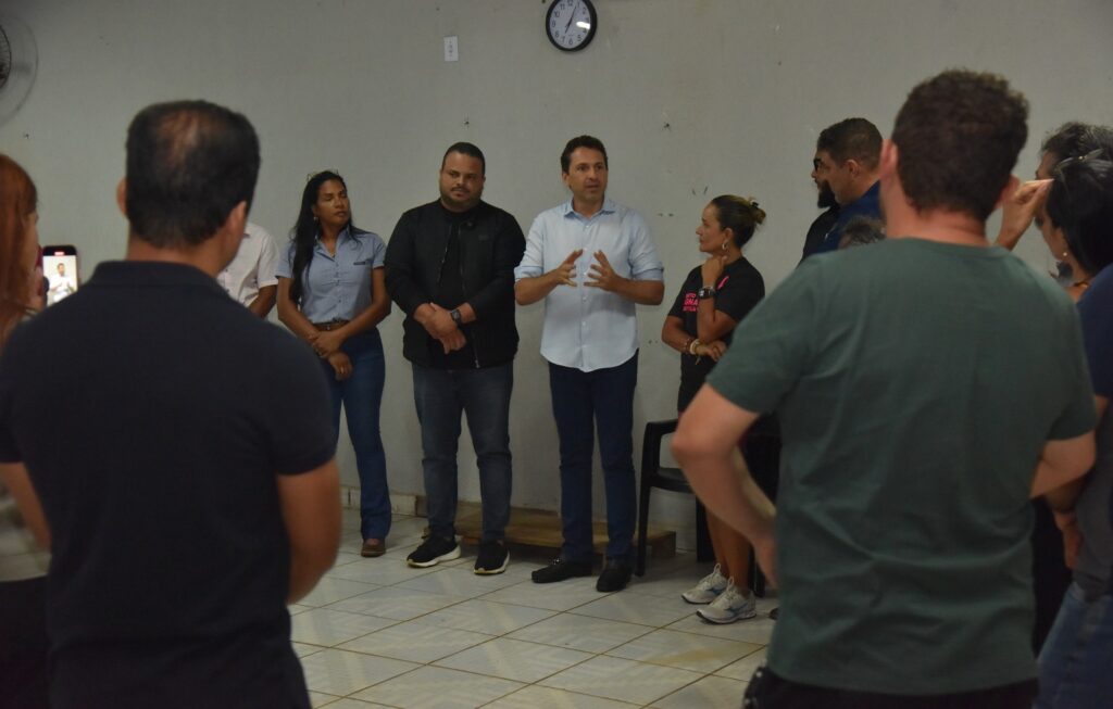 Leandro Vilela afirma que nova etapa de asfalto do Buriti Sereno começa após o período chuvoso