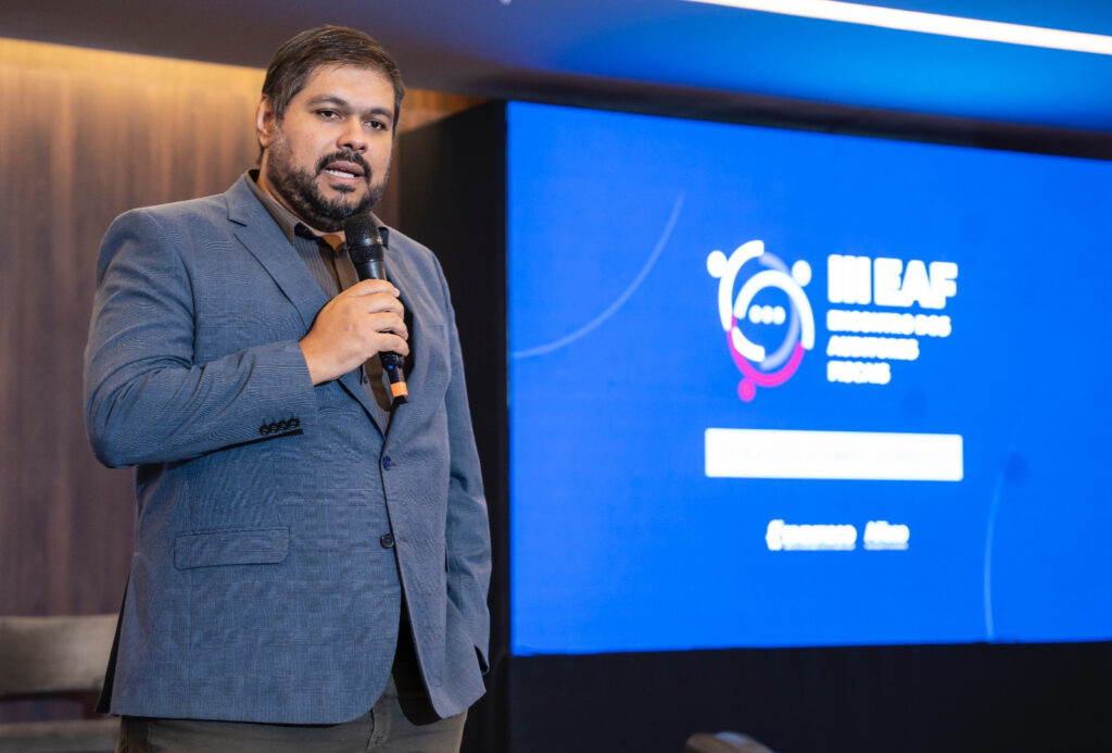 Sandro Mabel empossa nesta segunda (12/1) o auditor fiscal Adonídio Neto na Secretaria de Desenvolvimento de Goiânia