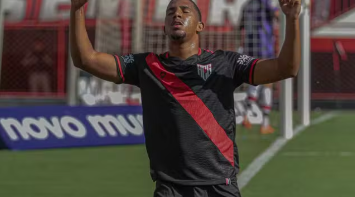 Atlético-GO estreia com vitória sobre o Anápolis no Goianão