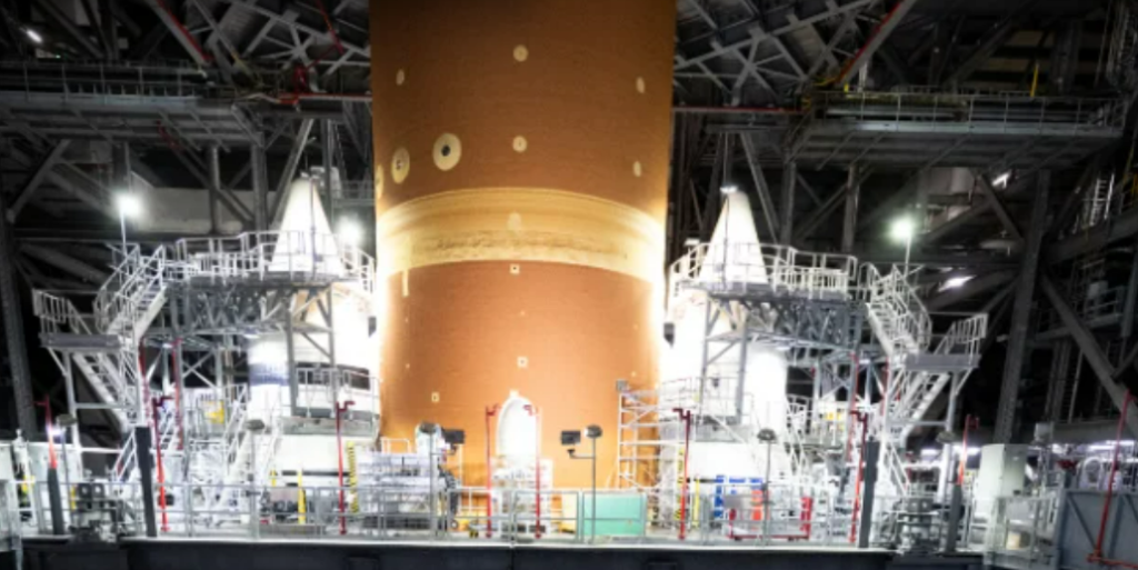 Artemis 2: Nasa finaliza preparativos para voo tripulado ao redor da Lua