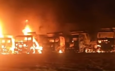 Incêndio destrói caminhões e máquinas usadas na duplicação da BR-153, em Uruaçu