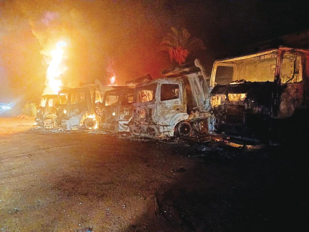 Incêndio que destruiu caminhões e máquinas em Uruaçu pode ter sido criminoso, diz polícia