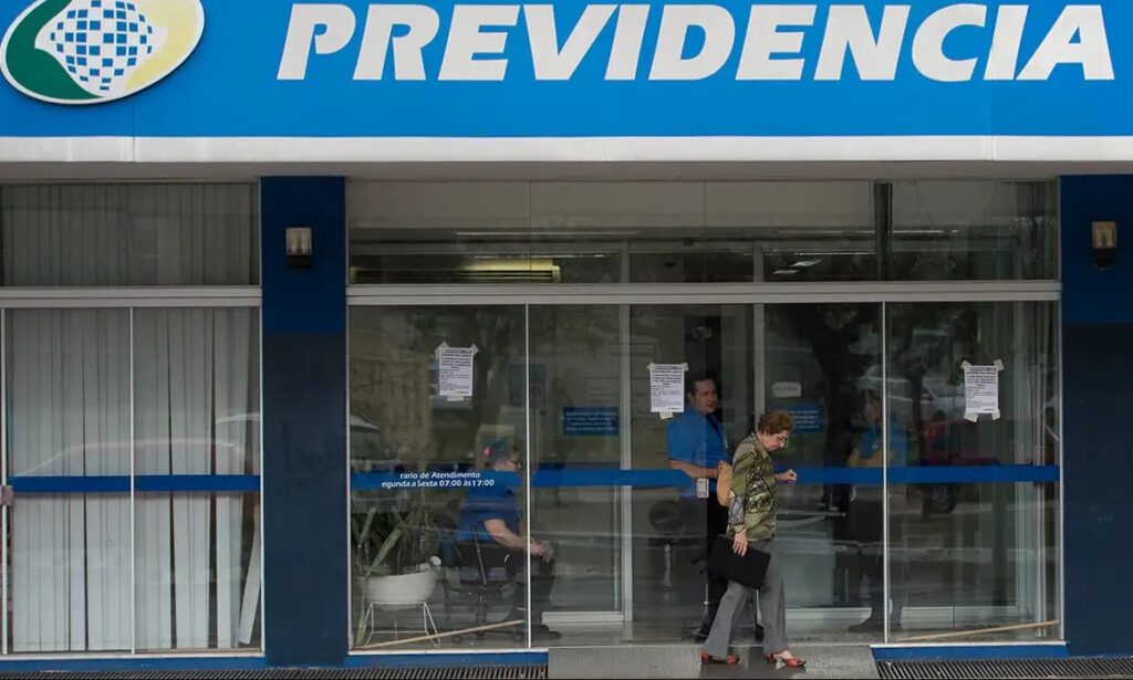 Agências do INSS abrem para atendimento extra neste sábado e domingo