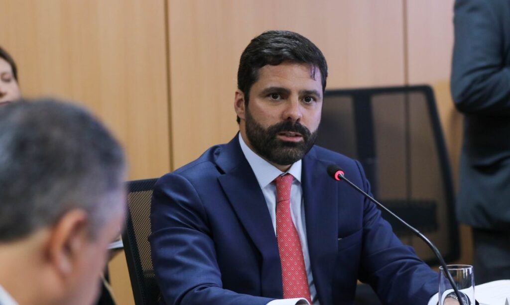 Secretário executivo Manoel Carlos de Almeida Neto é nomeado ministro interino da Justiça